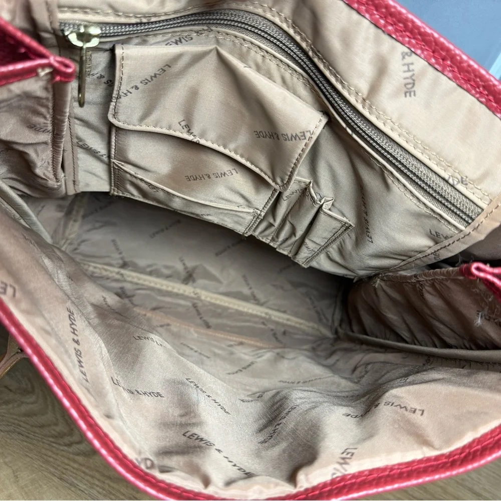 Lewis & Hyde Red Pebbled Tote with Genuine Leather Trim – excellent
